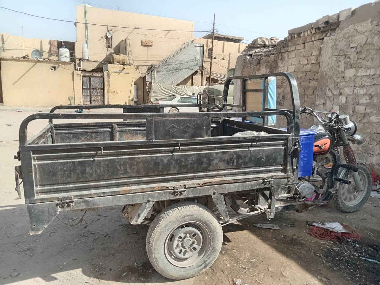 السلام عليكم ستوته( ام تي ار) للبيع بس البدي مال جمره. ستوته اوراق مديل (2013)(وكيلها الربيعي). 
(الستوته بيها فطر بل شاصي معمر تعمير درجه اولى). 
مكينه نظيفه. الستوته نظيفه ستوني مرتبها. ا(لمكان نجف حي الشرطه). ***********.(السعر مليون) بيها مجال بسيط كلش.
