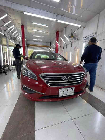 سوناتا 2017 
لون احمر دموي 
محرك ٢٤٠٠  نظيف مكفول كير مكفول
الموصفات معروفه 
مواصفات عاديه 
سياره حادثه فقط طلقات 
ومرشوشه كلير 
البجم كبس مابيه شي نهائيا
ماشيه ٩٠ 
سياره جديده بشكل 
السعر ١٢٩ 
تحويل اي وقت  تريد 
*********** بغداد
