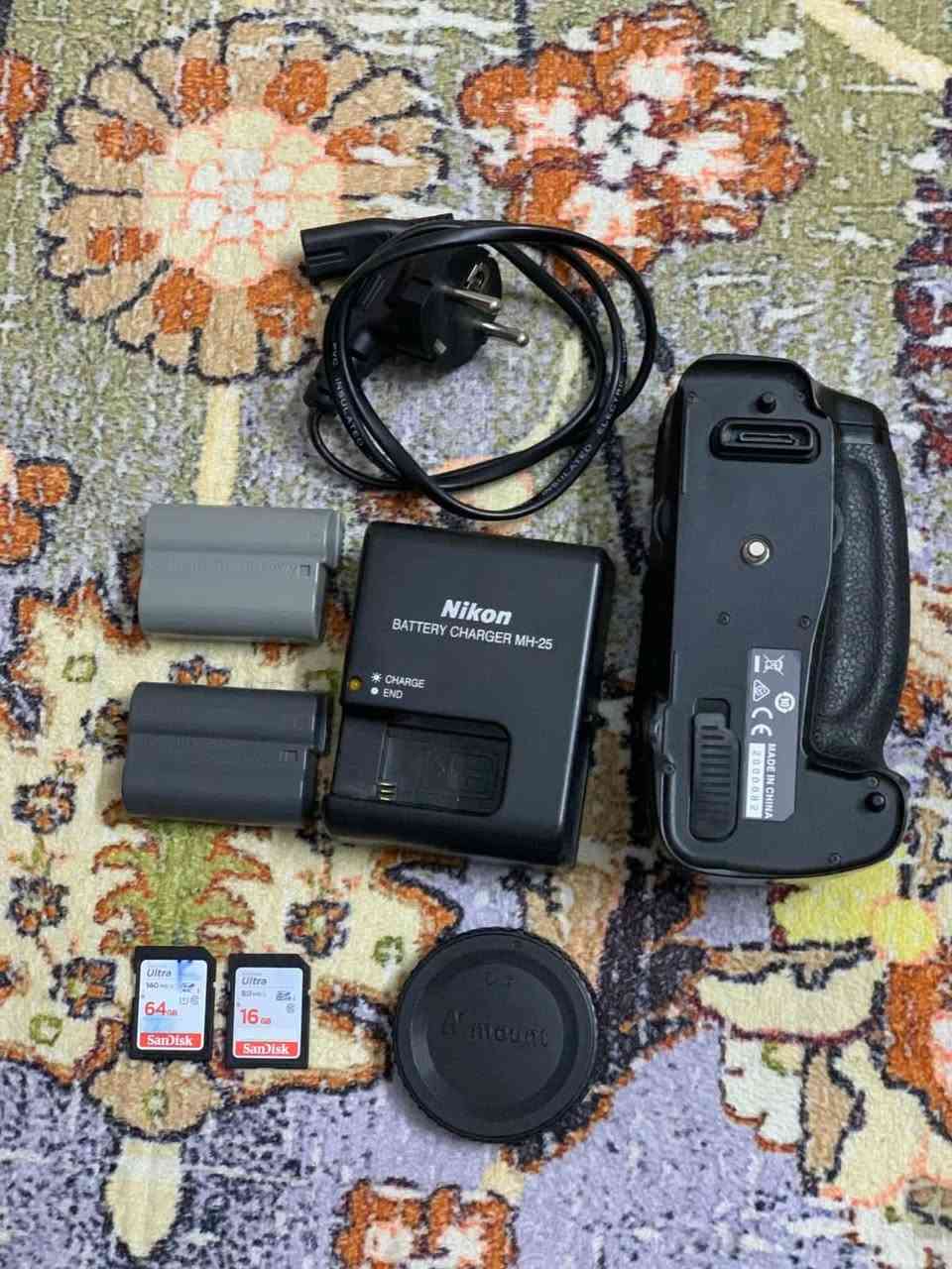 نيكون 750D
او عدسه 70 200 فتحه 2.8
او ملقحقات كامله
رقمي ***********
