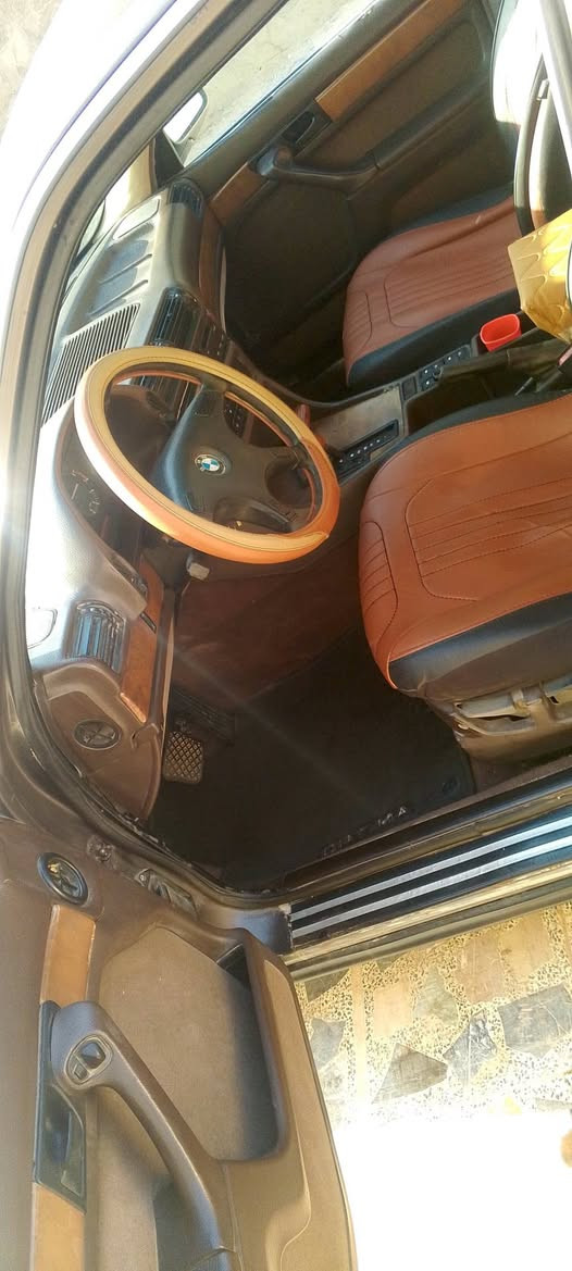 سلام عليكم BMW730/1990مفتوح 
سياره جاهزه 
رقم انكليزي 
سنويه بسمي  2029
هزه شهر 9تسقط
تحويل ثاني يوم 
حداديه 100%
تبريد شغال 
تخم تاير جديد 
صبغ عام 
كير خير من الله 
تواصل على الرقم ***********بي وتساب  
عنوان بغداد  الرشاد قرب جامع الصدرين قرب صيدليه اشهاب
