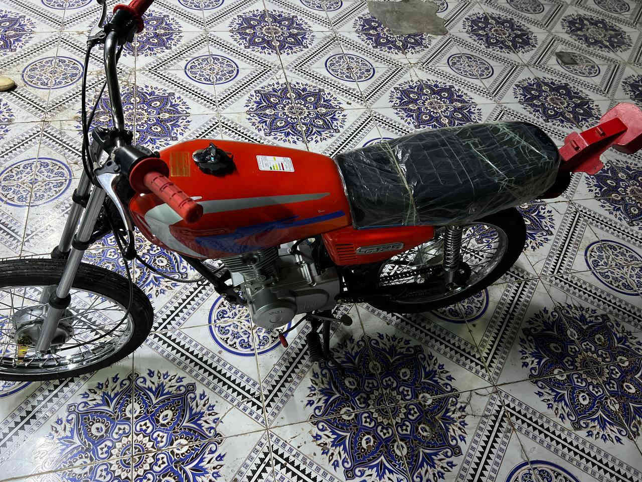 السلام عليكم للبيع شاصي نامه مكينه نامه مصبوغه صبغ حراري كله جديد ما ناقصها شي مفتوحه تجفيت العنوان ميسان طريق المجر قرب مطعم طواحين الهوى السعر 550 وبيها مجال قليل رقمي للأستفسار ***********واتساب
