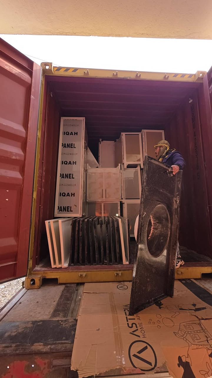 بشرى سارة لأهالي الصويرة الكرام! 📢
وصلت الآن "حاوية كاونترات الألمنيوم" الجديدة كلياً إلى مجمع الربيع. أحدث الموديلات، ألوان عصرية، وموديلات رائعة. لا تجدد مطبخك قبل ما تمر علينا وتشوف التشكيلة الجديدة!
 * الموقع: قضاء الصويرة - طريق بغداد/صويرة.
 * العلامة المميزة: مقابل محطة رضا الصالح الثانية (وأنت ذاهب باتجاه الصويرة).
 * النوعية: ألمنيوم .
مجمع الربيع.. بيتكم أجمل معنا! ✨


**إذا كنت صاحب هذا الإعلان وتريد حذفه لأي سبب، رجاءا أرسل رسالة إلى الدعم الفني**