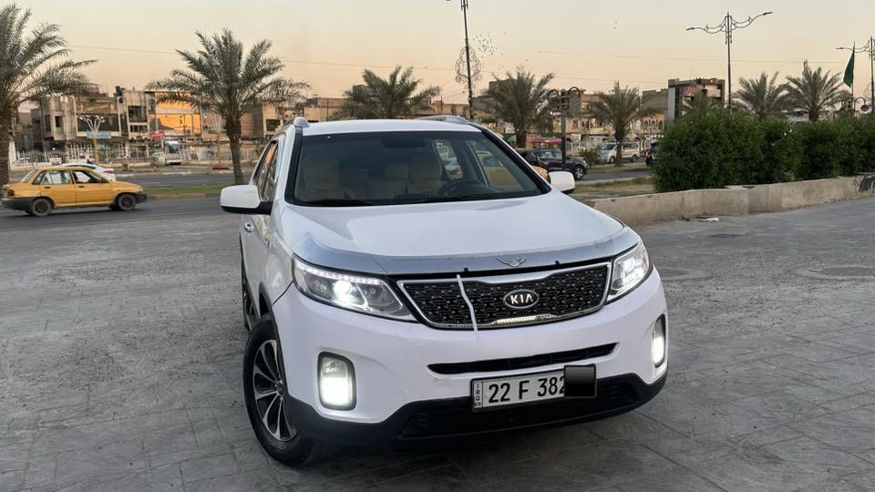 سورنتو ٢٠١٤ كويتي نص فول
بيع او مراوس 
ستة سلندر تحويل مباشر ماسوي وكالة 
سبعة راكب تلث قطع تبريد بيهة هواي شغلات بعد مكفولة مكفولة بيها بارد بالباب الخلفي والبنيد اصبعين فقط 
للاتصال *********** 
سعر مناسب
