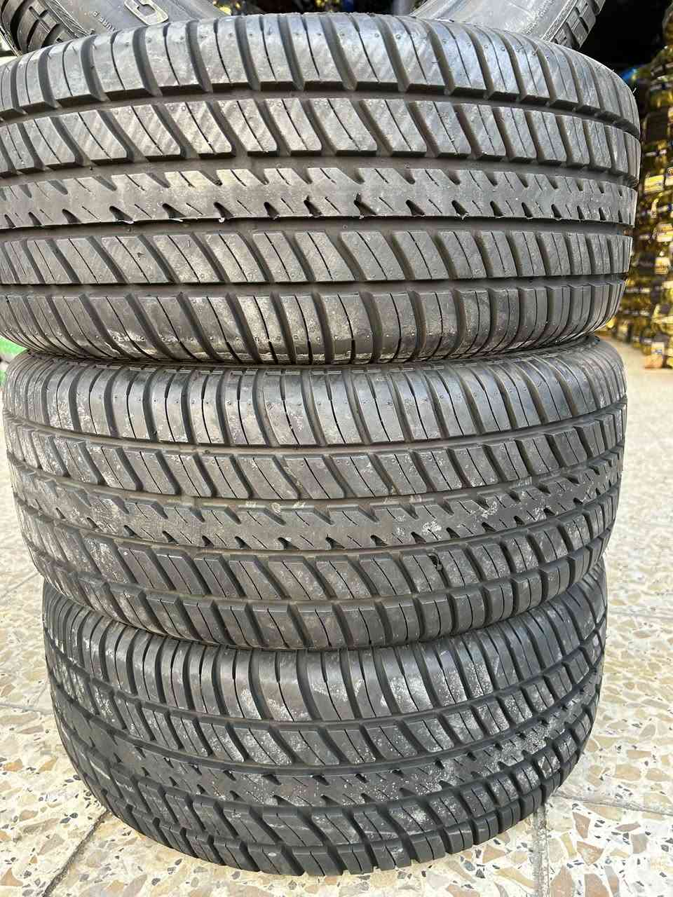 السلام عليكم 
تاير كوبير الامريكي الاصلي 
قياس 235/60/14
طخم كامل مستخدم نضيف كلشش
السعر 150 🔒
***********
