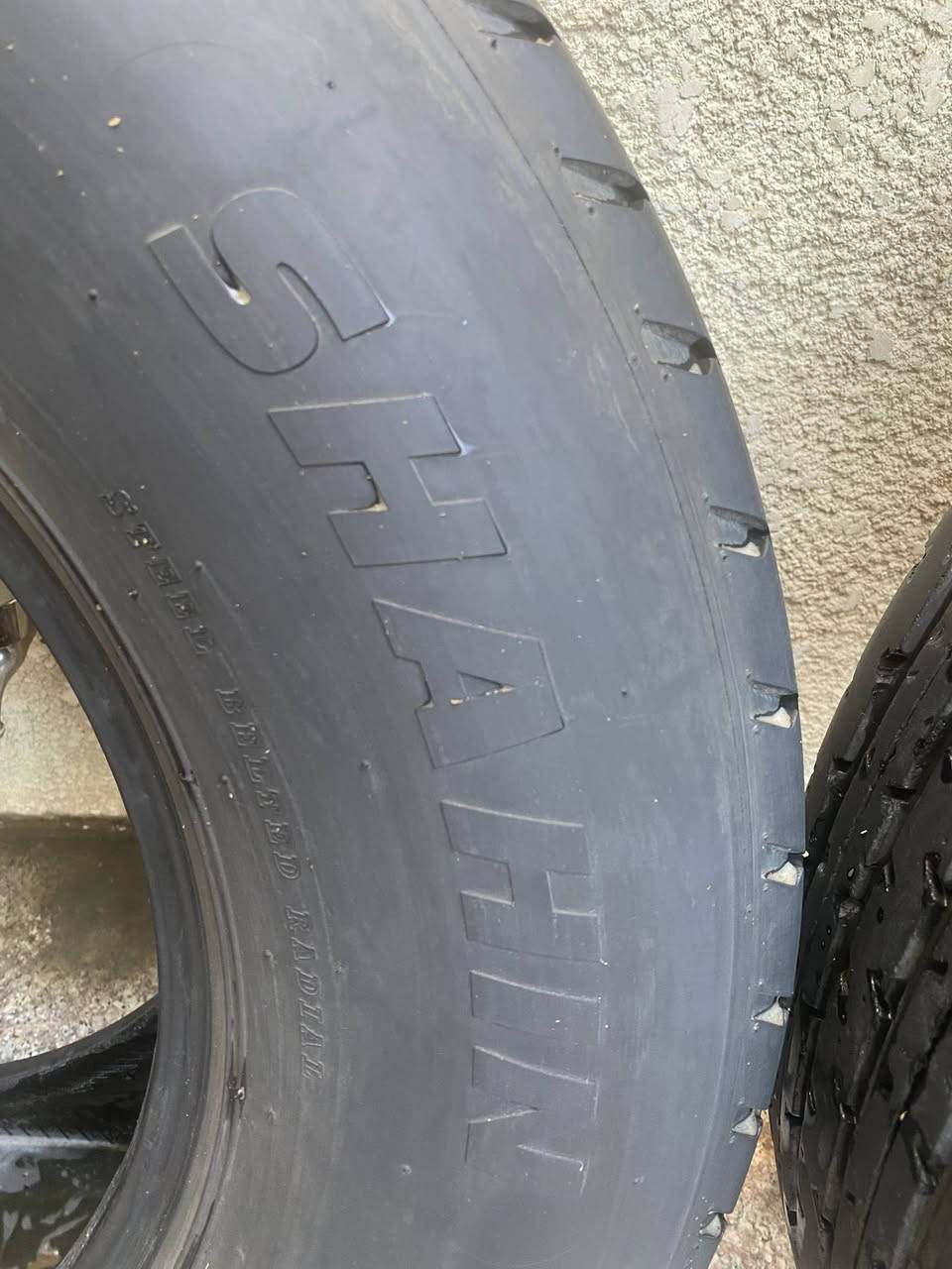 تخم تاير شاهين بالون النظافه وسط واضحه بالصور يفيد سيارات البر والصيد قياس التاير 900/17 
مكاني السيديه السعر 175 الف اللي يفيده يدخل خاص


**إذا كنت صاحب هذا الإعلان وتريد حذفه لأي سبب، رجاءا أرسل رسالة إلى الدعم الفني**