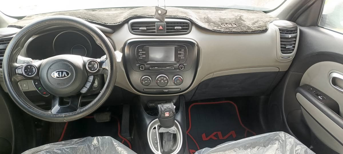 كيا سول 2019 وارد امريكي مكفوله من الصبغ والتبديل حادثها تبديل دعاميه اماميه وبارد بالجاملغ امامي بدون لغد وشاصي بدون دواخل ايرباك ستيرن محرك 1600 GDi تحكمات ستيرن جهتين تحكم كروس سرعه ويل كب اصلي .
گيرمحرك صدر تبريد بحاله ممتازه .

مكان السياره بغداد .

السعر 128 ورقه .

***********/غير متواجد على الفيس .
