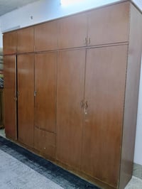 غرفة خشب • الطوزحي العصريه • جنب مستشفى التركي