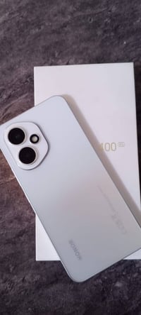 هونر 400 5G للبيع سعر 500 وبي مجال بسيط للشراي  الشاشه 120 هيرتز  معال...