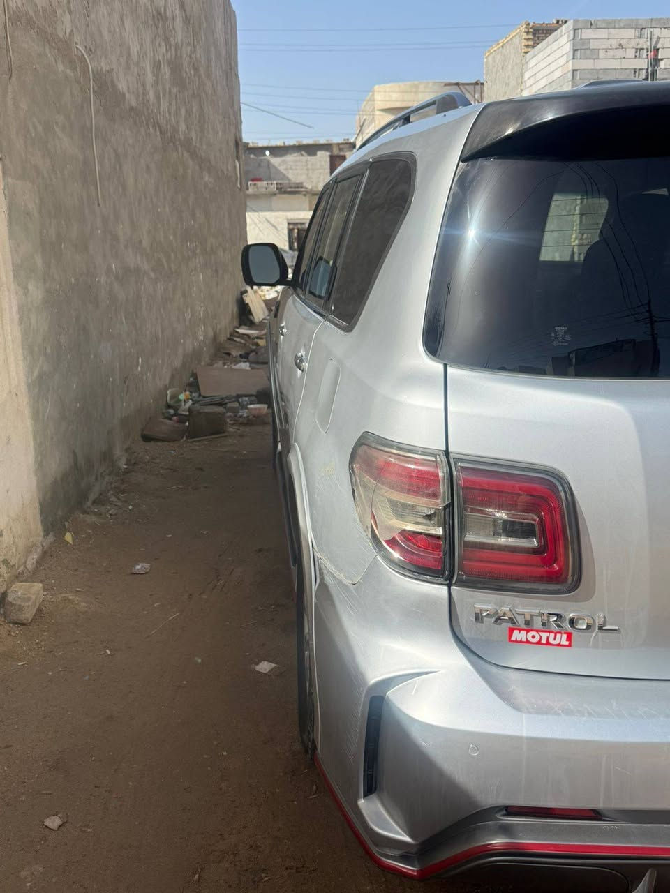 نیسان باترول ارماده مودیل 2017 كلين مکفوله بالکامل دعامیات محدثه نیسمو السياره جدیده كفاله عامه بدون صبغ عده بارد بالجاملغ الخلفي 4 أصابع محرك5600 صدر حداديه كله جاهز رقم أربيل دولي بشرط تحويل نفس اليوم السیاره کشنات کھرباء صندوق شفت کهربائي فول بس بدون فتحه السعر 228 ورقه و بیه مجال
 عنوان السياره البصره الجزيره الفيروزيه
***********
