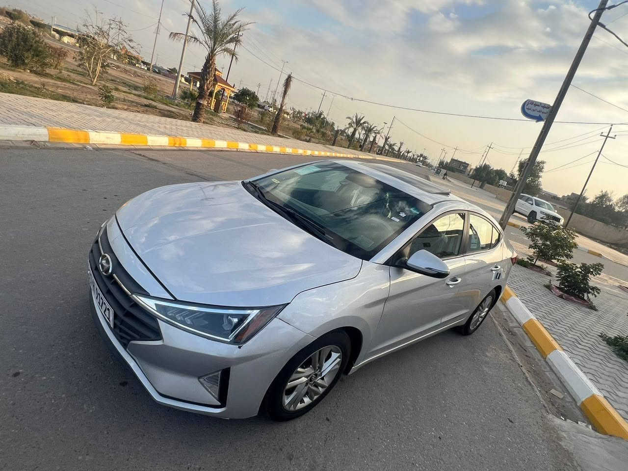 السلام عليكم النترا موديل 2019 وارد امريكي السياره كلين مكفوله من الضربه والتبديل بيه قطعتين صبغ اثر جراد مكينه وكير دوش كير ايتي سياره فول مواصفات واحد على واحد السياره جاهزه من كلشي تخم تاير من حداديه مامي خلفي تبريد تدفئه رقم بغداد دولي تحوال مباشر مكان سياره واسط سعر 125 الرقم *********** الرقم الثاني ***********
