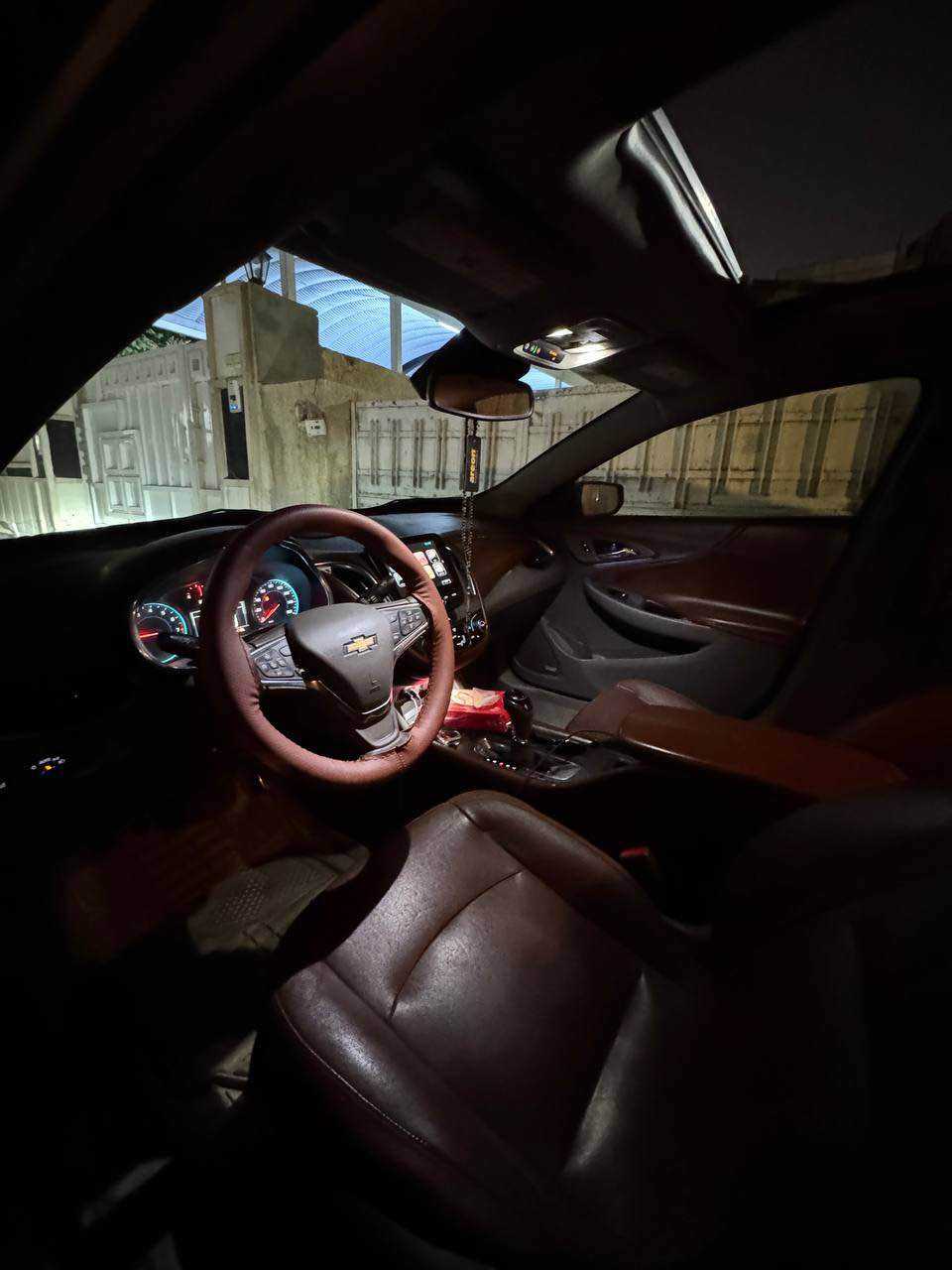 السلام عليكم 

شوفرليت ماليبو 2018 LT2

فول مواصفات

المكينة 1500 توربو
الكير: ATF المرغوب
9 سماعات bose
بانوراما 
تبريد قطعتين 
رادار تحديد مسار 
كروز سرعة
حساسات 
نقطة عمياء 
مقاعد جلد وتدفئة داخل مميز 
شحن لاسلكي
تشغيل عن بعد 
السيارة عليها ادامة جديده

السعر: 119 وبيها مجال للطيبين  

حادثها جاملغ عكس السايق الامامي والخلفي راجع بارد  
وهنا بالعراق الصندوك انضرب ومبدل بواحد جديد 
صور الحادث موجودة بالمنشور

للاستفسار: *********** بغداد, العراق
