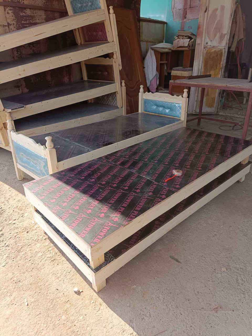 صوميه نفر ونفرين ع قياس التركي تفصال حسب الطلب الخالص حي الجنود مقابيل الصوره توجد خدمة توصيل ***********
