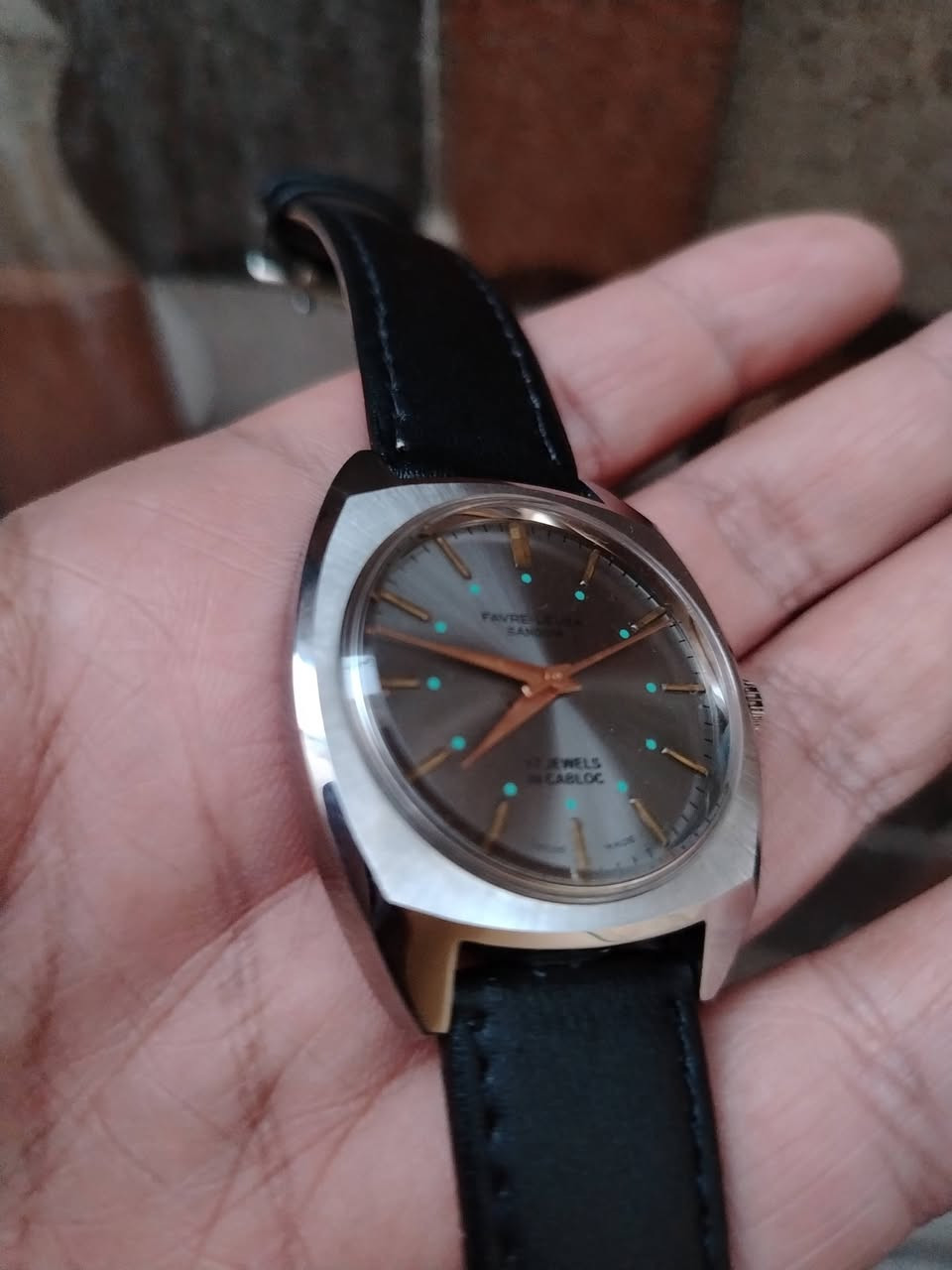 تحية طيبة لجميع
ساعة فافر لوبا

ماكنة نصب تكويك 17 حجر

الساعة تعمل بحالة جيدة

السعر 75 الف

يوجد توصيل لكافة محافظات العراق


**إذا كنت صاحب هذا الإعلان وتريد حذفه لأي سبب، رجاءا أرسل رسالة إلى الدعم الفني**