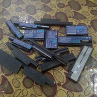 بطاريات لابتوب • ١٥ قطعة • البصرة