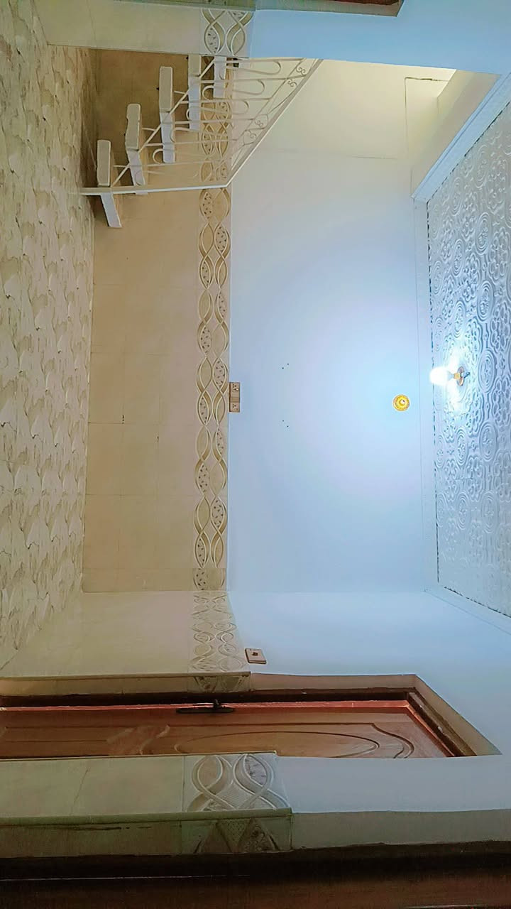 صل على محمد وال محمد
دار للبيع مساحه 180 متر طابو زراعي سند 25
موقعه الحمزه الغربي،خلف مدرسة المجتبى على ربيانه
يتكون من غرفتين 4×5 
 واستقبال 6×4 
صاله 5×4
ومطبخ حار وبارد
وصحيات داخليه وخارجيه
السعر المطلوب 75  وبي مجال  للشراي
للاستفسار الاتصال على الرقم ***********
او مراسلة الصفحه 
راح اتركلكم فيديو بالتعليقات
