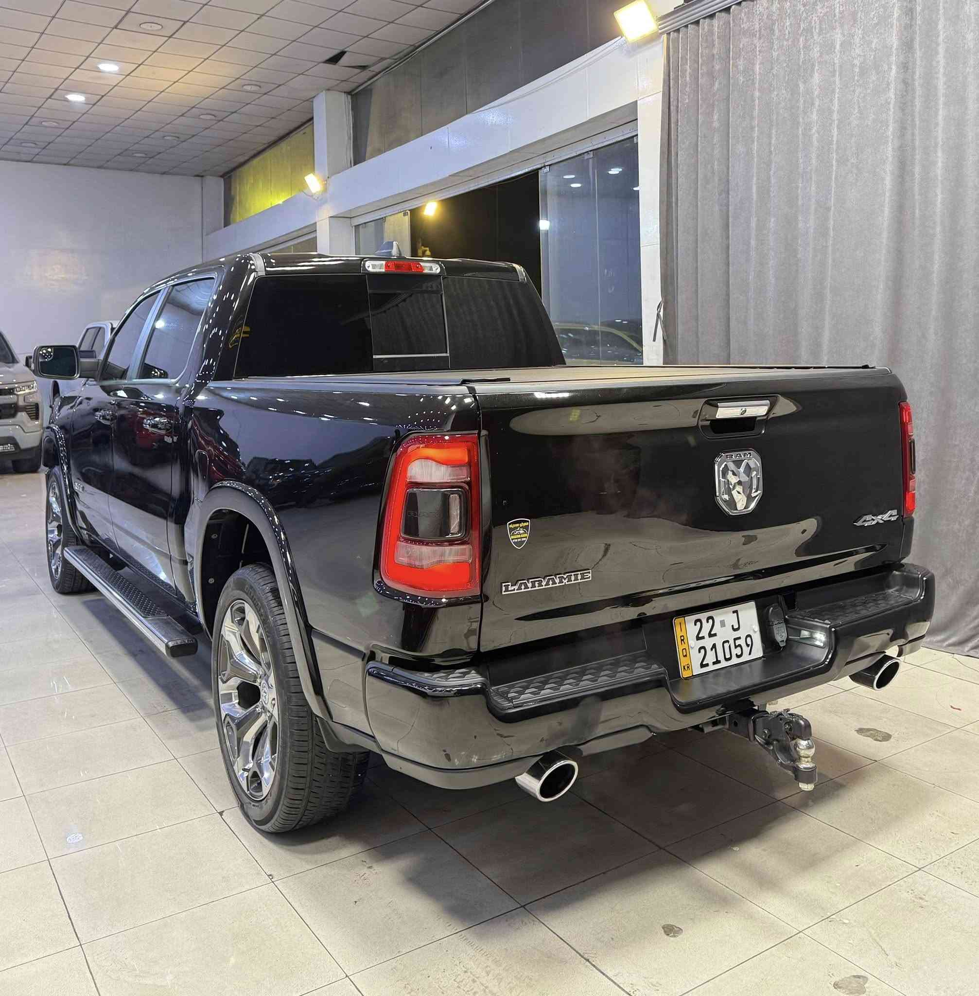 Dodge Ram 
2022 Laramie
V8 - 5.7L - 4x4

بسمە و شغال
شاشە و کامیرە
لایت لید
بگ لایت لید
کوشینات هیتر
سوکان هیتر
گیج دجیتیل
رادار
ئوتو ستوب
ویل ٢٢
باب طویل
بودی قصیر
دبل اکسل

67.000 mile
1 قطعە صبغ
سعر 350 ورقە

معرض ( مەدینە ) اربیل شارع ١٠٠م
0750 261 2500
0772 665 1010
