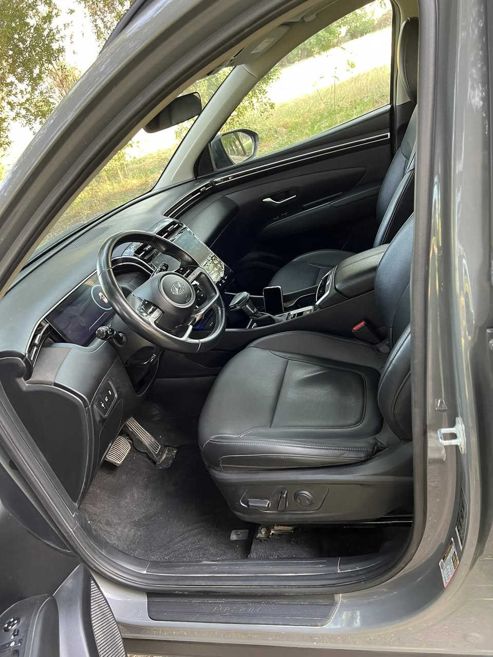 سلام عليكم توسان موديل 24 وارد أمريكي حادث دعاميه وخشم البنيد بارد السعر 195 العنوان بغداد اتصل ***********
