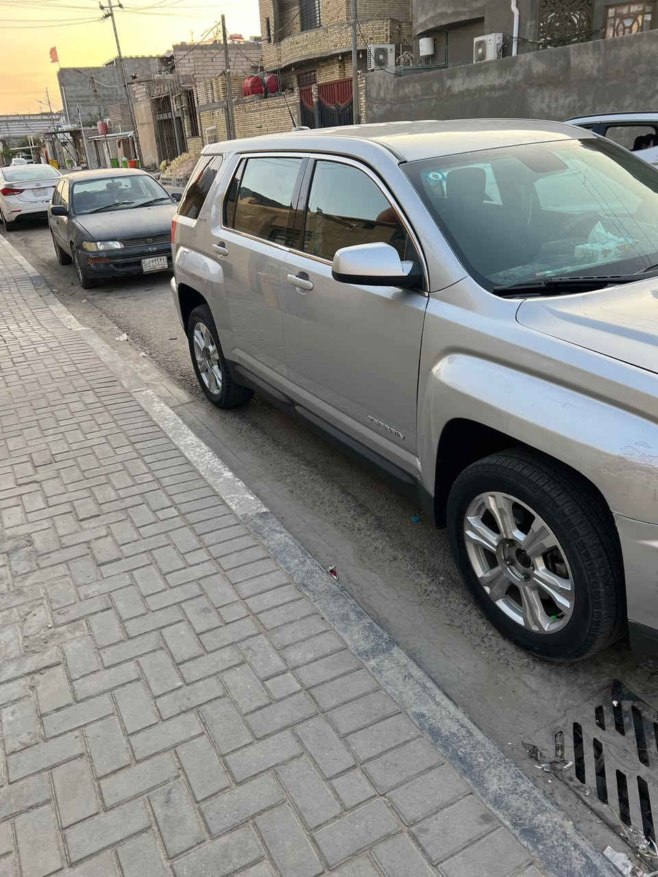 السلام عليكم جمسي تيران مديل17رقم دولي بصره سياره وارد 
سياره جديده حداديه كارتون تبريد ثلج سياره احلامن الصورة سنويه جديده ل30عنوان بصرة القبله رقم الهاتف ***********
