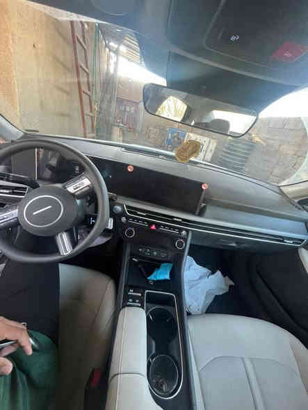 السلام عليكم
سوناتا اللبيع 
2025
السياره بدون ارباك 
ماشيه 9الف 
مرقم بغداد كامل مط
موديل 2025
موصفات sel
بصمه تشغل
تشغيل عن بعد 
السياره كشن كهرباء
كير تعليك 
شاشه ديجتل متصله
ابل كار بلي واندرويد اوتو 
لايت led
رادرات 360 درجه 
مكينه 2500 بدون تيربو
تحديد مسار 
توقف ذاتي 
حادث السياره خلفي بيه صبغ جزاء من الجاملع الخلفي + قبق جنطه تبديل وصبغ + وبغداد بيه طخه خفيفه با البنيد حيل حلوه وجديده سعر السياره 212 وبي مجال مكان السياره بغداد اللتواصل ***********
