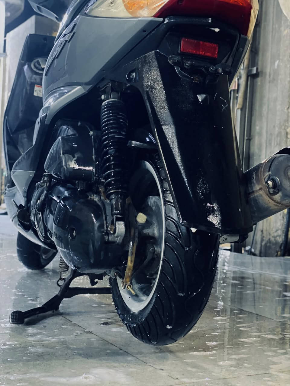 السلام عليكم دراجة سكنس فحل للبيع ما مفتوحة العنوان ناصرية مركز السعر 800 وبيها مجال متواجد رقم ***********
