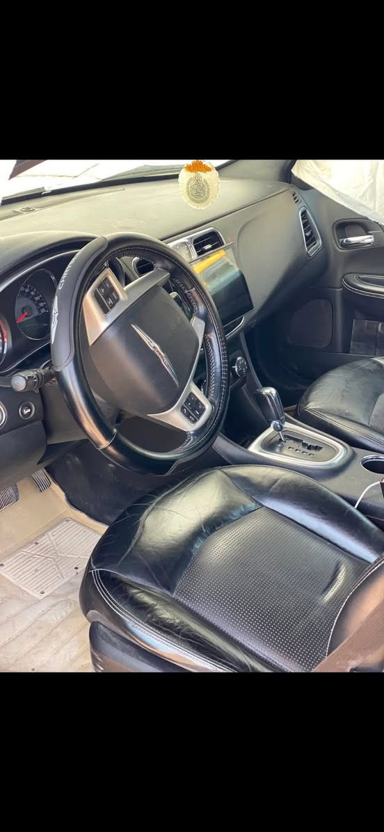 السلام عليكم
C200 موديل 2014 
فووول مواصفات 
V6 3600 
حادث جاملغ جهة سايق مبدل و ربع البنيد بي جراد
ماشية ١١٣ 
رقم بغداد سنوية 2027 
السعر 93  و بيهة مجال 
كير محرك مكفولات
بيهة نقوصات بسيطة شريط ستيرن و لايت امامي تك  و بطانة جاملغ و درع اسفل 
تبريد و صدر كلة تمام 
مكاني بابل المركز 
***********
