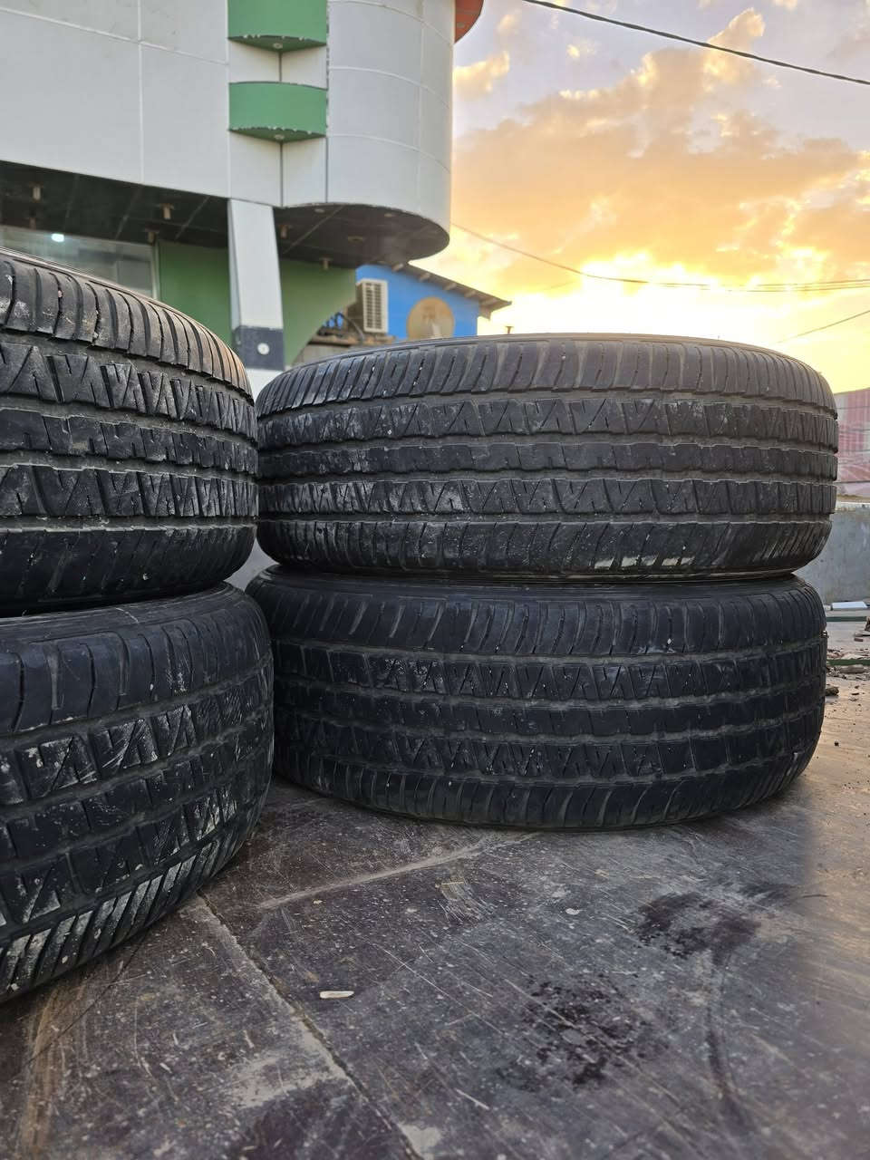 السلام عليكم تايرات للبيع نوع دلوب  ياباني النظافه ٨٠ بالميه العنوان البصره القرنه رقم 
الهاتف ***********
القياس ٢٦٥/٥٥/٢٠
القياس ٢٧٥/٥٠/٢١
القياس ٢٨٥/٥٠/٢٠
