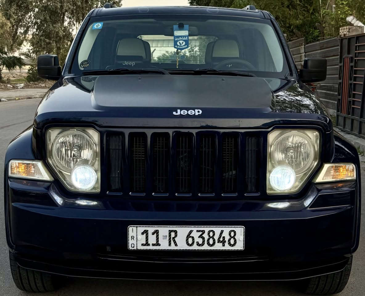 السلام عليكم جيب لبرتي 2012 كلين تايتل ماشيه 80 الف  LATlTUDE فول موصفات كفاله عامه ع فحص الجهاز سياره جديده لوك مكفوله كفاله عامه من جميع النواحي 
كشنات جلد تحكم ستيرن 4 جهات ويل كروم ترايش نيكل حساسات خلفيه شاشه اعطال كروز سرعه 
فور ويل محرك 6 سلندر 
وبعد بيها هواي موصفات 
سبيرها وعدتها وكتلوكتها 
وسويجتها مال الشركه عدد 2
( رقم بغداد انكليزي الجديد)
            السعر 116 
المكان بغداد الستفسار 
     ***********
