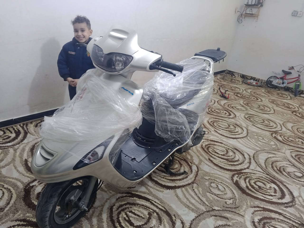 دراجه حاويه كلش نظيفه محتاز واريد ابيع كل حاويه هذا رقمي ***********
