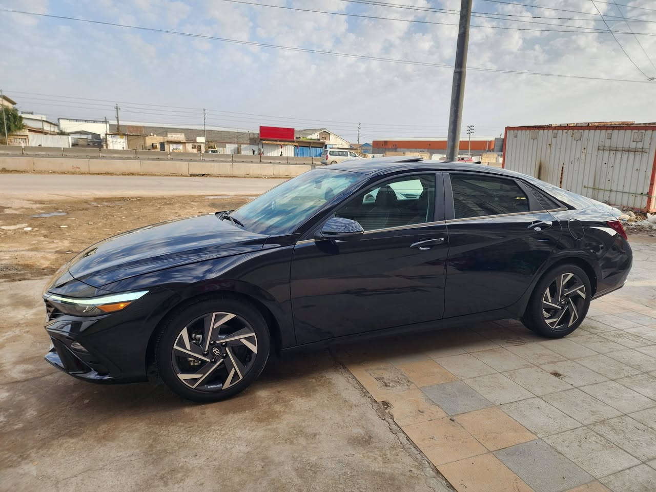 سلام عليكم للبيع فقط 
هونداي النترا ٢٠٢٤ زيرو ماشيه ٣الاف
 لون اسود فول مواصفات1/1
 حادثه جاملغ وشويه من باب خلفي بجم كبس بدون ايرباك وصور حادث مرفقه 
مواصفاته فول 1/1 
بصمه +تشغيل عن بعد وترحيب
محرك الفين دوش 
فتحه سقف سلايت 
كشنات جلد +تدفئه بلكشن 
شاحن وايرلس 
شاشه متصله كبيره عدادات الكتروني
لايت عدسات +لد نهاري
حساسات اماميه 
سيتم صوت بلادي
لد متغير بلدشبول 
استيرن هيتر تدفئه
منافذ شحن خلفيه
كامره دواره تحكم استيرن كروز سرعه مثبت سرعه رادار امامي وجانبي توقف ذاتي تحديد مسار قياده ذاتيه نظام وظعيات قياده وباقي 
رقم اربيل ترقيم جديد تحويل مباشر 
السعر ١٧٤ ورقه وبيه مجال بسيط 
مكاني بغداد ورا علوه الرشيد يم القوس 
اي استفسار/ ***********
                 /***********
