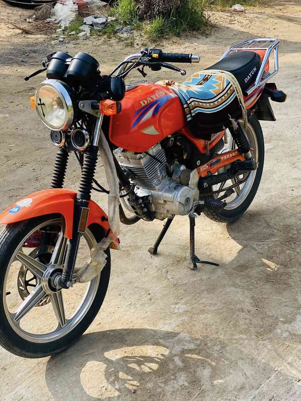 للبيع دايون عضم 22 طالعه 23 اوراق اصولي كامله مكفوله محرك مكفول دراجه نضيفه مكان الدراجه كربلاء سعرها 1350وبيه مجال شراي اتصل عرقم وتدلل ***********
