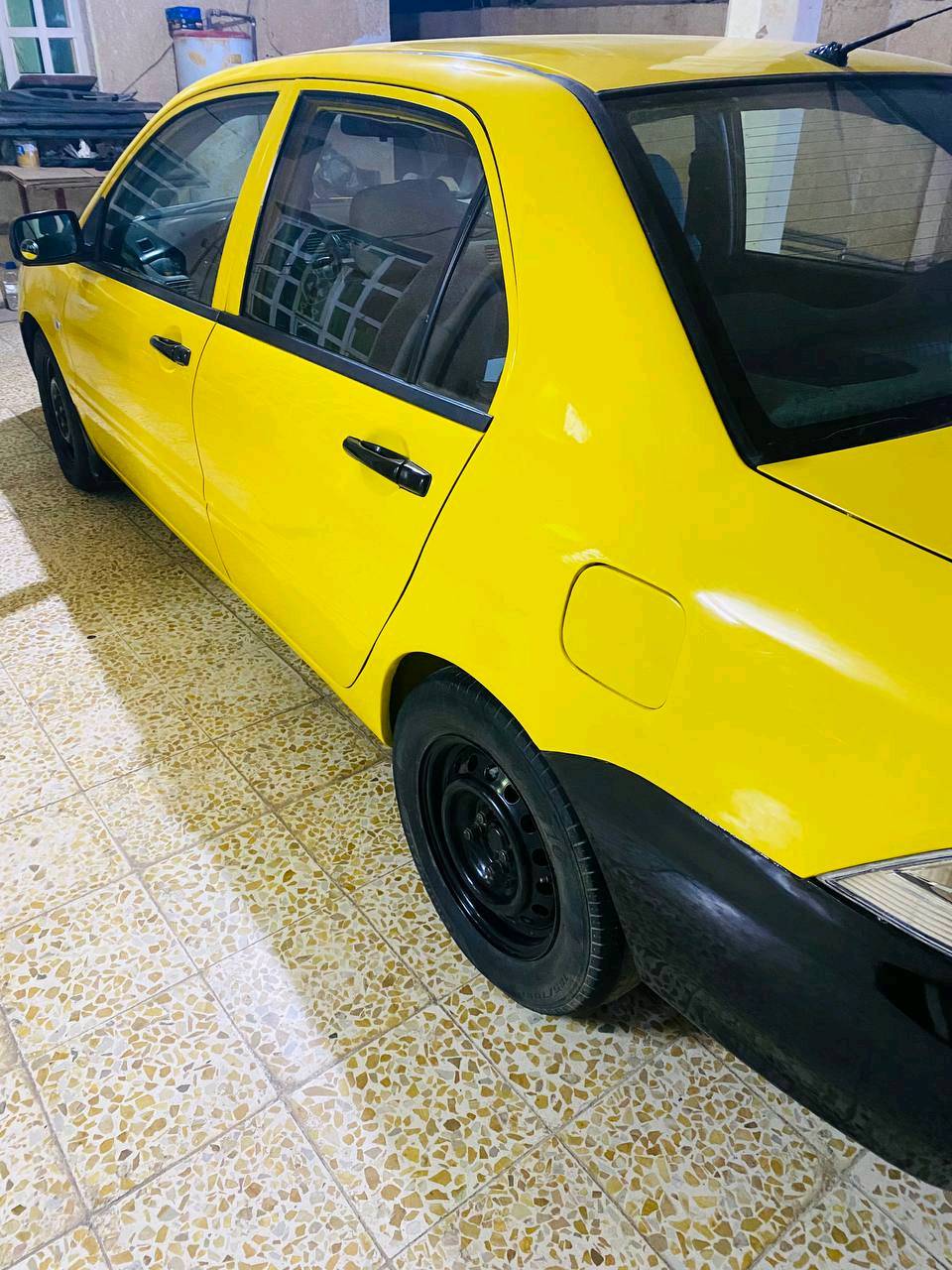 الي يدور تكسي وسعره مناسب هاي تفيده نضيفه ومال شغل 
للبيع متشوبيشي لانسر موديل 2010 رقم بغداد سنويه 27 هيئة مصفره خطه جوال
محرك 2000 كير عادي بلاد جاهزه
مصبوغه بلجديد للجماليه فقط بدون ضرر لا لغد لا شاصي لا ايرباك
دواخله نضيفه 
 تدفئه كله شغال صدر امامي خلفي. مال حاويه تخم تايرات 

سعره 63 قفله 62 غير هل سعر ماكدر لان سياره جديده ومتعوب عليه بمعنى الكلمه ومكلفه هوايي 

مكان سياره ديالى الغالبيه (سيف سعد) 
الاستفسار اتصال *********** 