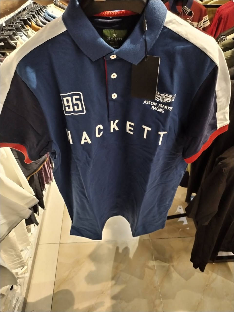 تيشيرت رجالي ماركة هاكيت لندن 
صنع في إنكلترا غير مستخدم 
قياسات XXL-XL-L-M 
كلاسيك فت سايز اوربي 
قطن حجري سباندكس 💯 
قطعة راقية كجول ورسمي 
للحجز على خاص 
أو مراسلة واتساب ***********
توصيل لكل محافظات توصيل
