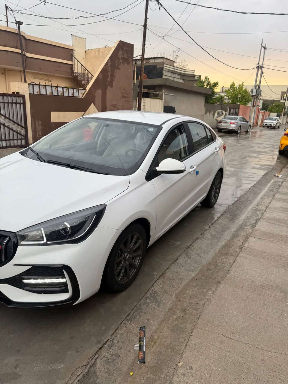 شيري اريزو✨ 5 موديل 2024
سيارة مكفولة من ضربة والحادث كلين
سنوية جديدة ورقم جديد مع شرط تحويل
(( موصفاته✨ معروفة كلوب عدسة وليد لايتات تبريد قطعتين مع تحكمات بالدركسون شاشة لمس مع إشارات بالمراية ومع حساسات خلفية مع مثبت سرعة ومع اوتو هولد...)) 
سيارة جاهزة ماشية 25 الف
سعره مناسب جدا 103 مكاني كركوك
للشراي فقط اتصال *********** كركوك, العراق
