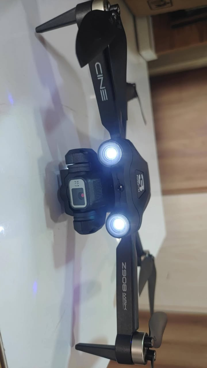 سلاو 
لەسەر ئزنی ئەدمین
درۆنی mini 3 دروستکراوەی شێوەی dji
ماتۆڕی بڕەش لێس
بوونی 3 هەستەوەری لاکان و پێشەوە
دوو کامێرا
کامێرای HD سەپۆرتی 4k
ماوی فڕین 20خولەک 
دوری نریکەی 300مەتر
بەرزی 150مەتر 
هاوسەنگیەکی تەواو
لۆک باڵی زیادە شاحینە لەگەڵە 
ڕەبتی مۆبایل دەبێت و فڕینێکی نەرم 
بۆئەوانەی خولیای درۆن و سەرەتای فێربونیانە زۆر باشە


**إذا كنت صاحب هذا الإعلان وتريد حذفه لأي سبب، رجاءا أرسل رسالة إلى الدعم الفني**