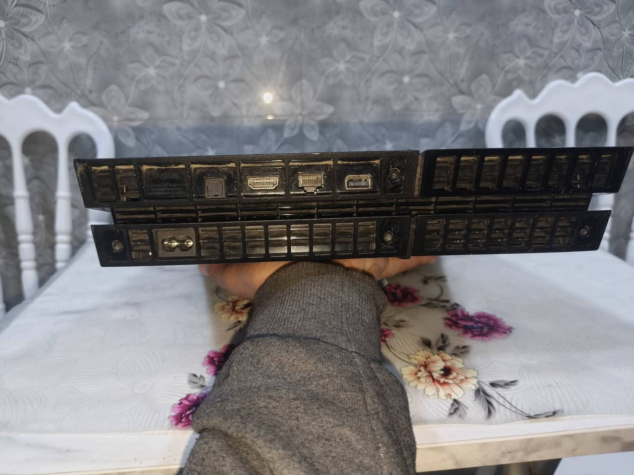 السلام عليكم شباب بلي 4 فات فقط الجهاز بدون الملحقات نظام 9 الجهاز عاطل بي كارت الشاشه الي يفيده يدلل السعر 50 وقابل للتفاوض


**إذا كنت صاحب هذا الإعلان وتريد حذفه لأي سبب، رجاءا أرسل رسالة إلى الدعم الفني**