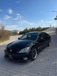 تويوتا كراون • موديل ٢٠٠٥ • ١٨٢٠٠٠ كم