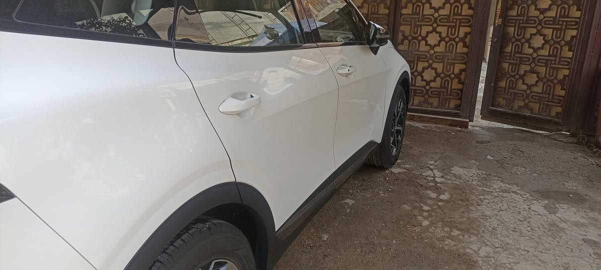 سبورتج خليجي موديل 22 باسمي ماشية 26 الف كيلو متر ...اهم المواصفات  محرك 2000 هايبرد كير ماوس صندوق كهرباء مع خاصية فتح الصندوق تلقائيا عند الاقتراب منه ثلاث بصمات المقاعد الامامية كهرباء تدفئة وتبريد مع ذاكرة خزن وضعيات جلوس للسائق والمقاعد الخلفية تدفئة المقاعد  جلد المقعد الامامي من جهة السائق يمكن تحركة من الخلف بواسطة زر حاص كير ماوص شفتات استيرن شاشة متصلة تبريد لمس قطعتين تبريد . اربع كامرات 360درجة حساسات امامية وخلفية اربع رادارات من كل الاتجاهات مانع تصادم خلفي وامامي تتوقف تلقائيا عند الاقتراب قيادة ذاتية تحديد المسار كروس سرعة زجاج الابواب دبل لمنع الضوضاء بانوراما اوتو لايت .. المري الجانبية فيها هيتر لمنع ضباب وفيها حساس عند الاقتراب من السيارات اوتو هولد اربع وضعيات للقيادة مانع انزلاق هندبريك دكمة الارضية تم تغليفها جلد شاحن واير ليس ساستم صوت مع دمام  8 ايرباك... الخ السعر 35 مليون  وبية مجال بيع او مراوس 

عنواني بغداد زيونة ***********
