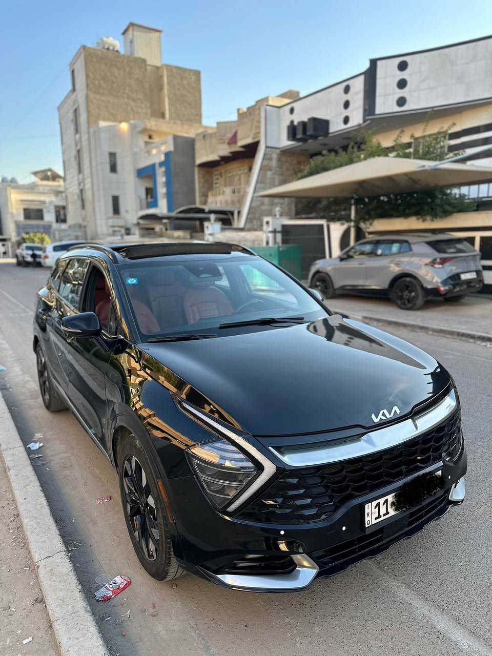 سبورتج اس اكس برستيج اعلى فئة - موديل 2023  
السيارة رقم بغداد وبأسمي تحويل مباشر  

مواصفات فوك الفول 
 محرك 2500تنفس طبيعي 
حادثها البنيد وجاملغ صبغ بدون دواخل شواصي مكفولة 
 ‏#الفئة SX برستيج
كير ماوس اوتيماتك 8 سرعات
تشغيل ذكي ( بصمة ) ,تشغيل عن بعد
شاشة Apple CarPlay, android auto 
 4 كاميرات (360) درجة تحكم ستيرين كامل مع تدفئه 
 فتحة سقف ( بانوراما ) كاملة هاند بريك كهرباء
 شاشة كبيرة ( GPS ) رادار امامي وجانبي وخلفي كل جوانب
حساس امامي و خلفي 
مقاعد خزن ميموري شاحن وايرليس
كراسي كهرباء تبريد + تدفئة المقاعد الامامية
صندوق كهرباء هاند بريك كهرباء 
 مانع انزلاق  اوتو هولد ( AUTO HOLD ) مساعد نزول المنحدرات سستم صوت هارمن كاردن
 ‏انظمه قيادة متعددهنظام قيادة ذاتي كشنات جلد طبيعي 
 ‏منافذ USB +أواكس
داخل انارة متغيرة عده الوان  
 ‏سعر ٢٠٥ ورقة مكانها بغداد
***********
