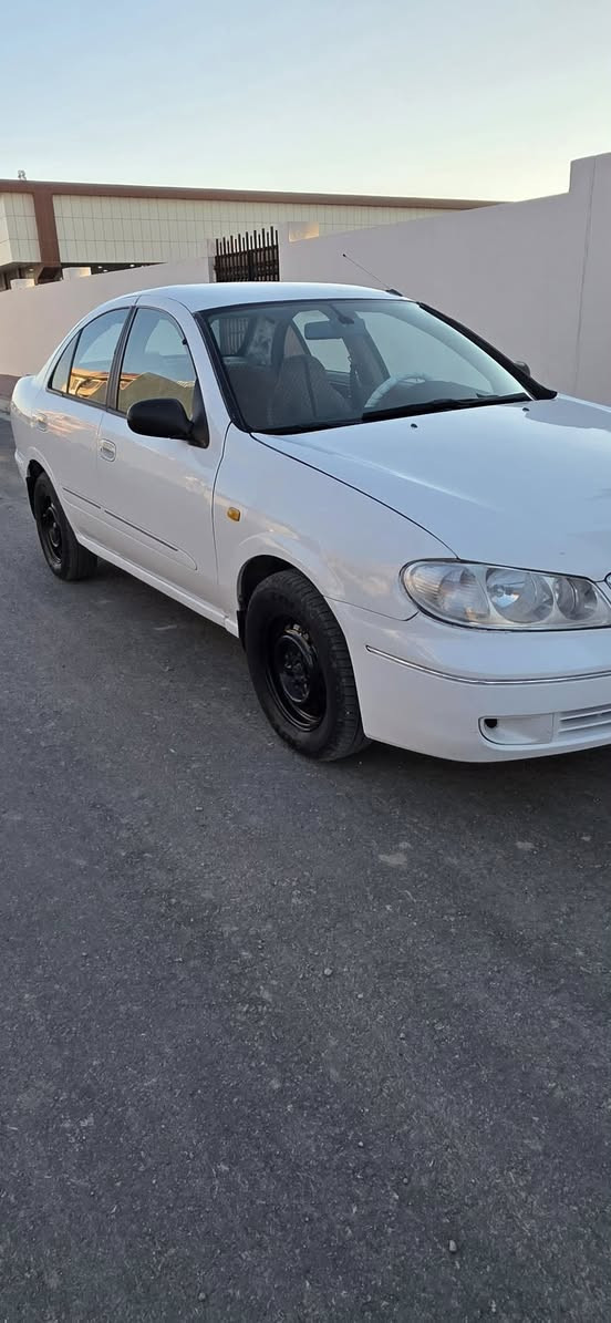 سە نی یابانی  2002 گیر ئۆتۆماتیک 
کامل بۆیاغە  بێ لیدراو  سە یارە کە زۆر نمونە وجوانە بە ناو خۆمە شوین چوارقوڕنە   ***********
