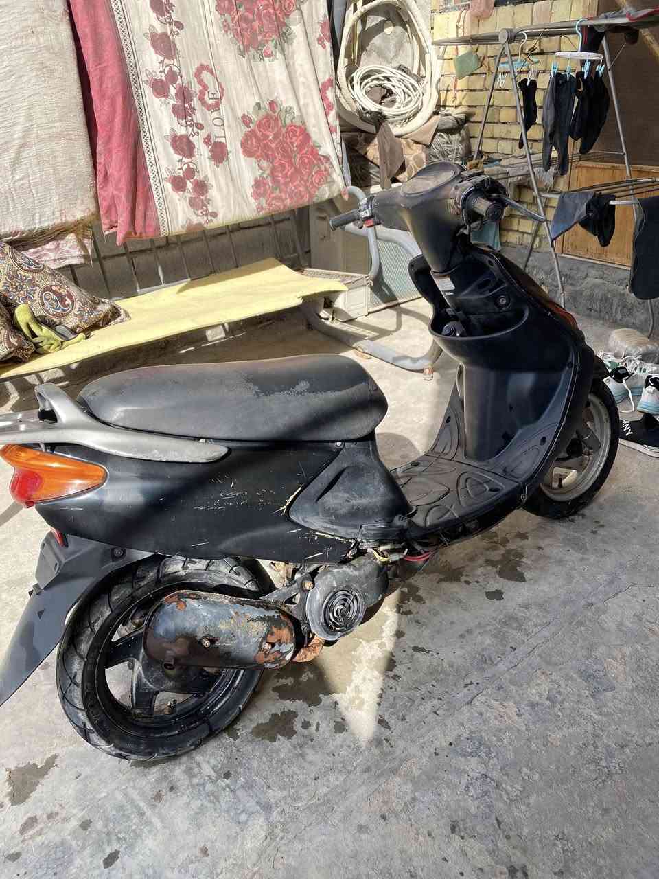 السلام عليكم 
دراجه اكزز نضيفه ومشيها خير من الله محرك نضيف سلف يرادله بس باتري عنواني البصره الزيتون السعر 300 للتواصل ***********
