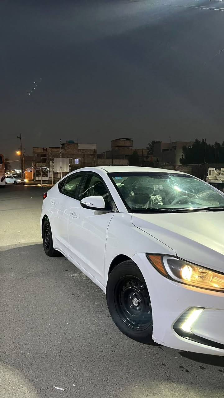 النترا 2017 نص فول
كندي بيها تبديل جاملغ امامي ايمن والبقيه كفاله لا شواصي ولا لغود كير مكينه خير من الله السياره نص فول رادار جانبي وتدفئه بلكشن وبلستيرن وشاشه جبيره
سعرها 132 وبيها مجال للشراي  
مكاني بغداد جديده ***********
