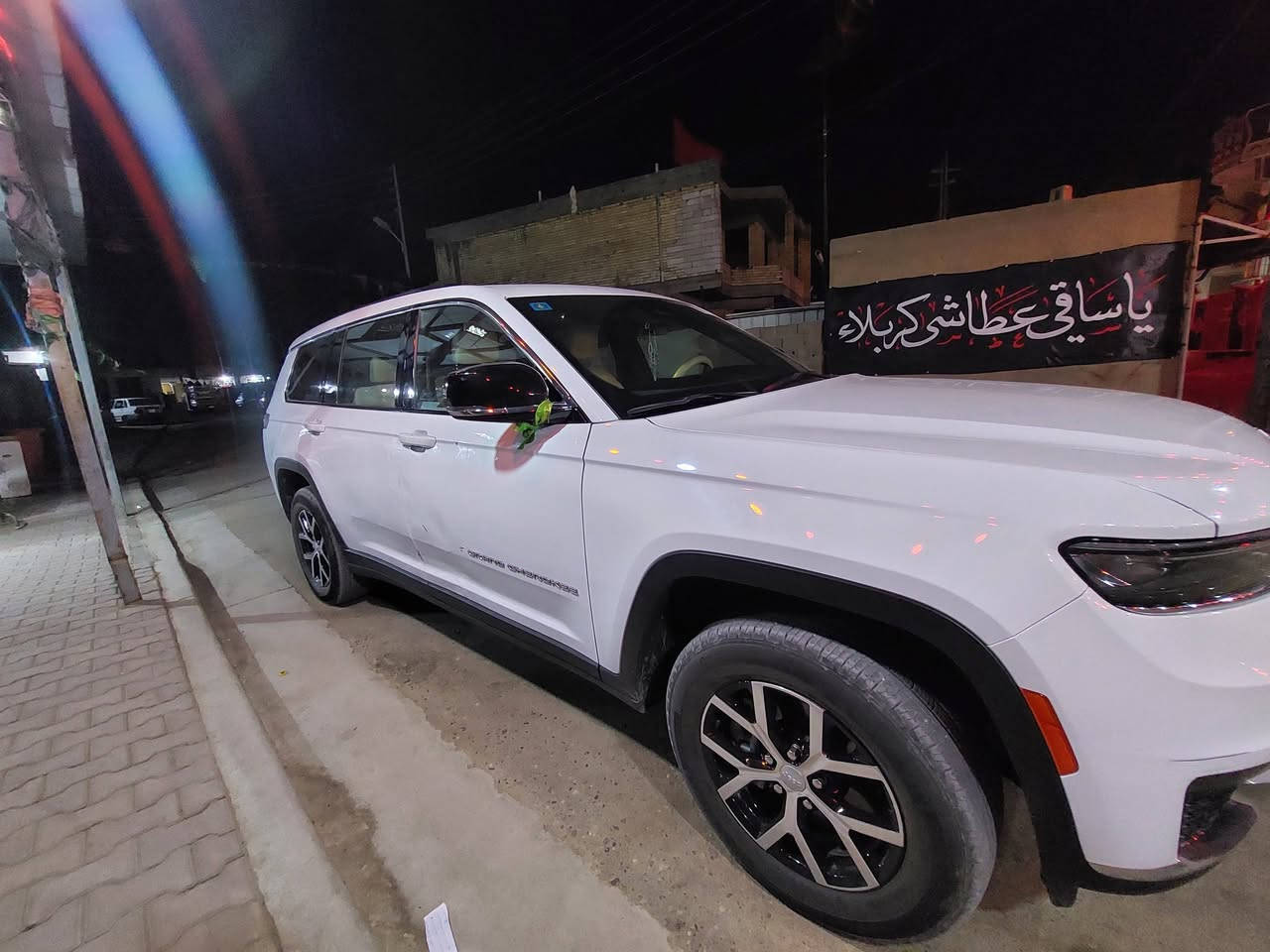 جيب لمتد موديل ٢٠٢٥  شهداء ٧ راكب منفصل فول مواصفات عدا الفتحه حادثها تبديل بابين جهة السائق بلادي بدون صبغ  مع بارد بالبابين عكس السائق بسيط سعرها٣٢٠ ماشيه ١٦٠٠٠ الف@ الاستفسار الإتصال على الرقم ***********
