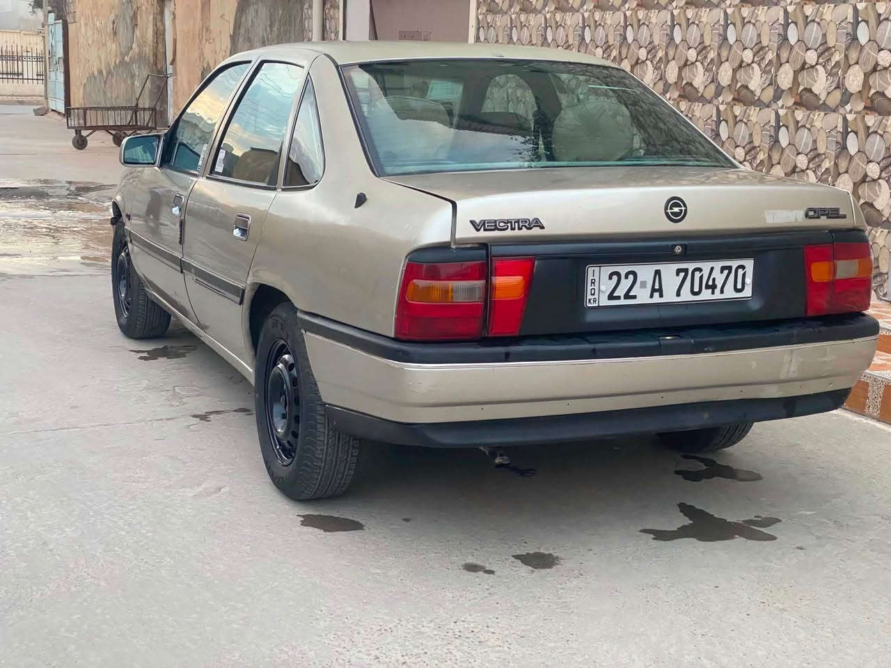 سلام عليكم اوبل فكترا موديل 1991 گیر اوتو‌ماتیک محرک 20 عشرين محرك گير بشرط صدر  امامي خلفي كلةًجديد طخم طايرات جديد سيارة مابي ربع مصرف سنوية صارلة سنه منتهي رقم اربيل دولي شرط تحويل /رقم موبايل *********** كركوك, العراق
