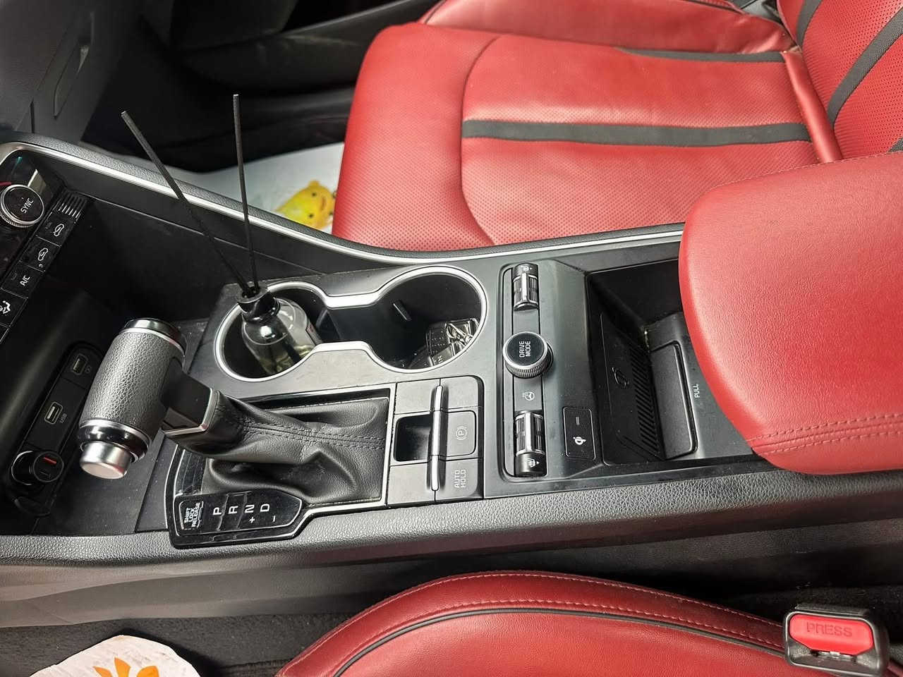 السلام عليكم
K5 GT line 2022

1_الون  سمنتي 

2بصمه 

3سايد بريك بصمه

5مثبت سرعه

6نضام ABS

7مانع انزلاق

8حساس  اطارات 

9بك لايت لد

10شاشه كبيره لمس

11كامره دواره

12كشافات اماميه 

13شاشه عطال 

14ويل كروم 

15ردار جانبيه 

16مراقبه نقطه العمياء 

17ردار الخطوط البيضاء  ردار امامي وخلفي وجوانب السياره 

18شاير  با المري 

19كشنات جلد اسود احمر 

20مقعد ساق كهرباء 

22نضام قياده خمس وضعيات 

23بلوتوث +usb+auX

24فول تحكم ستيرن 

25كير اوتو +عادي 

26نوتو بريك 

27الخريطه 📍

 28 زنود + ليد 

29نوتو هولد

30التشغيل عن بعد  

‏AOTO HULD 31

32تصميم خارجي رياضي 

33نضام المحلاحه

34مصابيح الخلفيه LED

35مصابيح ضباب LED

36محرك تيربو 1600

 بنوراما 

38  تشغيل عن بعد اطفاء عن بعد 

39 كشتات تدفئه 

مكان السياره بغداد البياع او السيدية   

رقمها بغداد باسمي 

حادثها بنيد فقط وليبل واحد السياره ايرباك ستيرن بدون شاصي وبدون لغد كفاله

السعر 179  بيها مجال بسيط

رقمي  ***********
