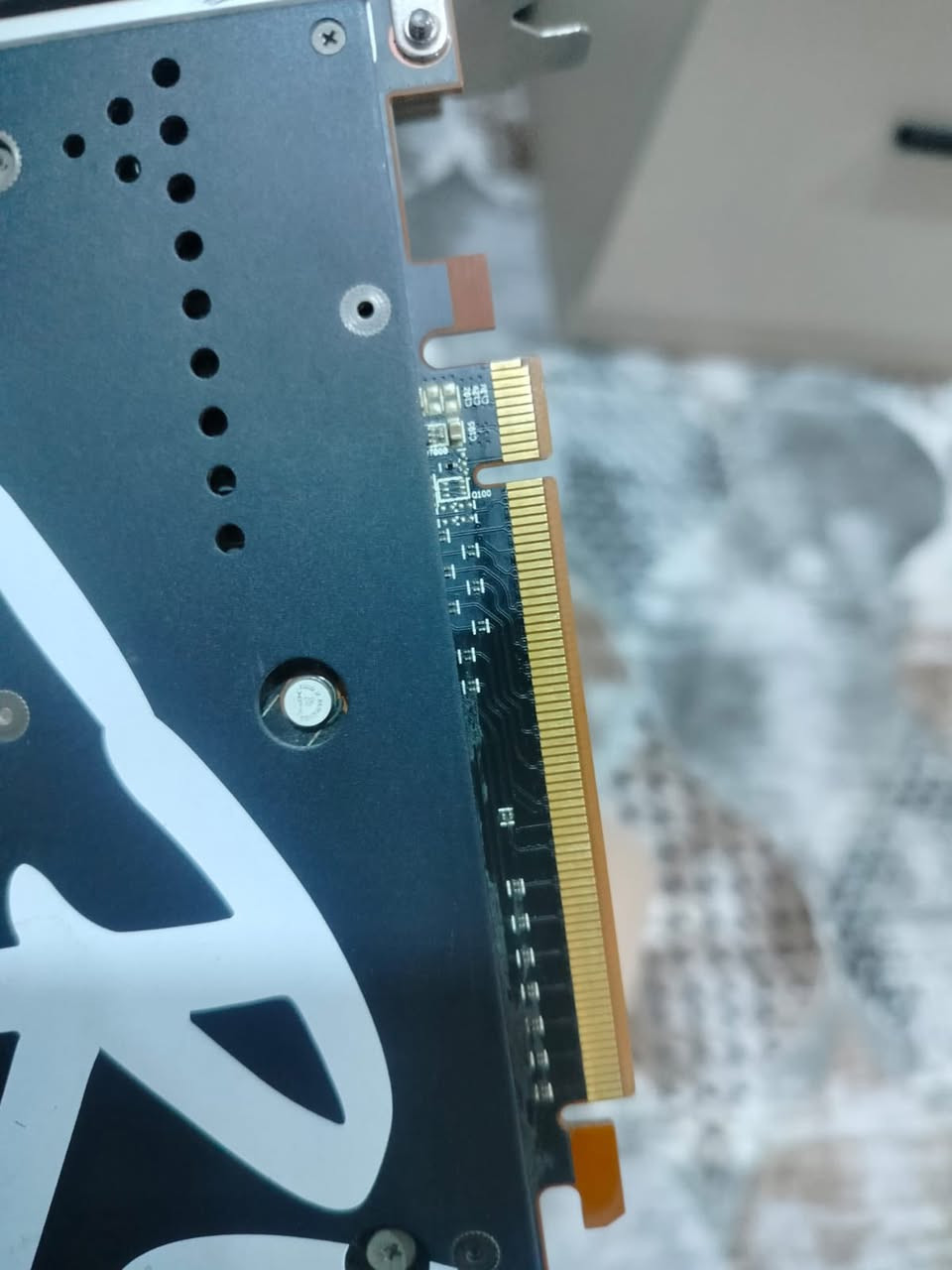 السلام عليكم
كرت شاشه للبيع
rx6800 xt xfx 16 vram
نسخه radeon 
كرت نضيف كلش مثل ما موضحه بلصور 
بي ملاحظه زغيه بي كويل واين صوت خفيف  مال وزه ميأثر على الاداء ابد واذا تريد تتاكد 
شوف المراجعات علي
تجي تفحص و تقتنع و تاخذه
السعر 450
توصيل ما عدي
مكاني بغداد

***********
