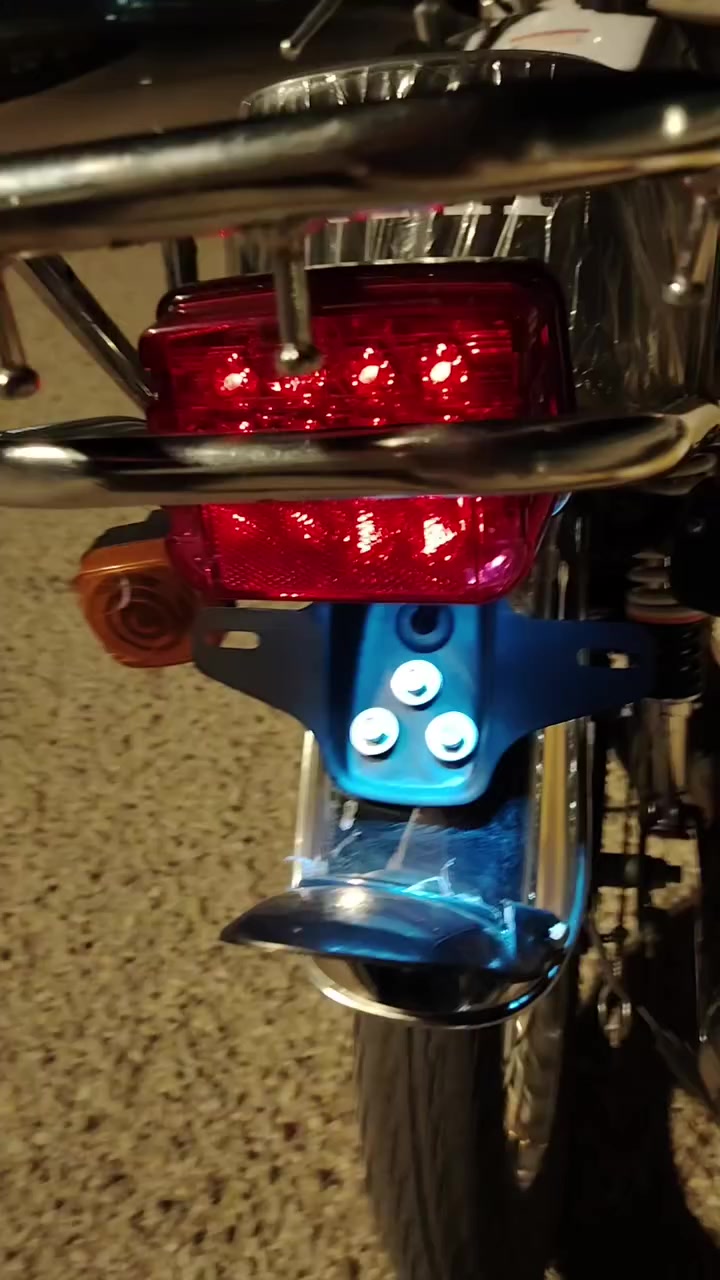 شاصي موديل 2010 تعمير 26 نامة ما عدا مكينة موديل 2019 موطور نضيف تجي وشوف مكاني كوت داموك ***********سعر خاص
