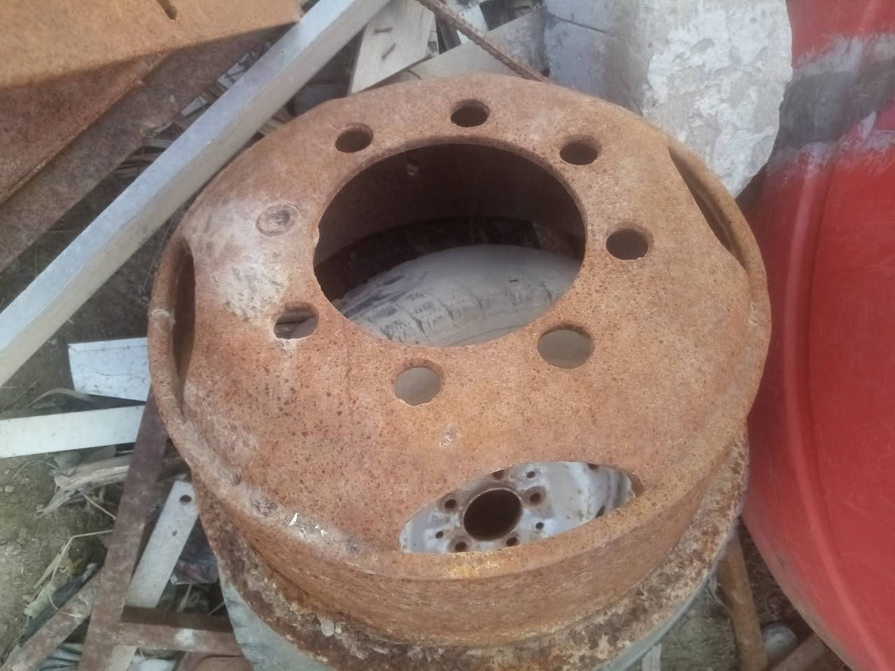 عندي وياله لبيع معا طوكات لبيع أحجام كبير وصغير العنوان ناصريه مركز *********** واتساب فقط
