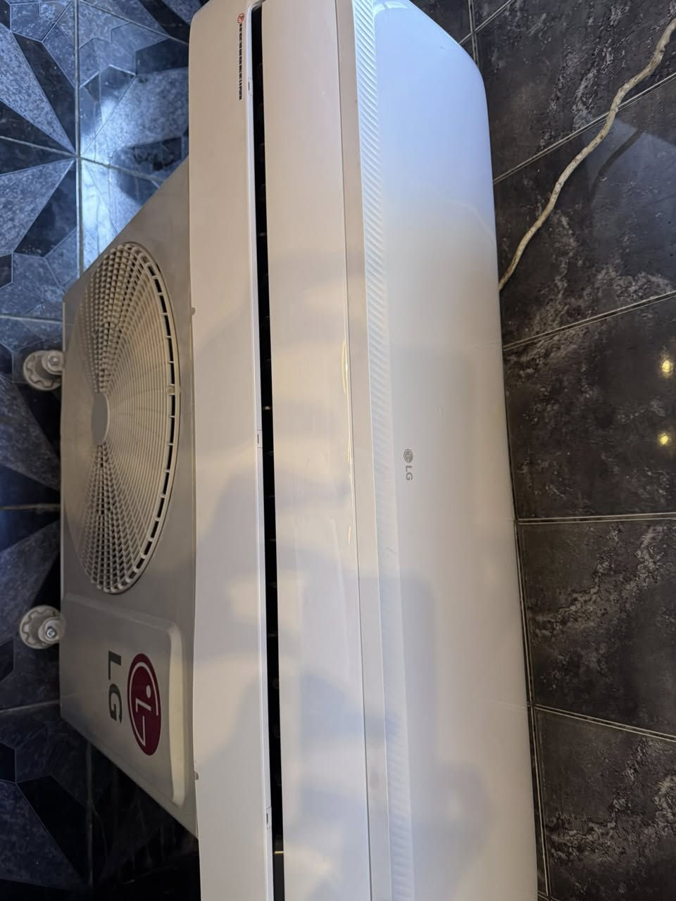 السلام عليكم سبالت عدد.   2متاح/LG 2طن. مستعمل شهرين كلش جدد غازهن مقفول. مكاني بغداد البياع مقابيل القادسية للاستفسار ‭0772 180 7234‬ممتواجد خاص.  سبالت كلش جدد عددهن   2 نفس الماركة
