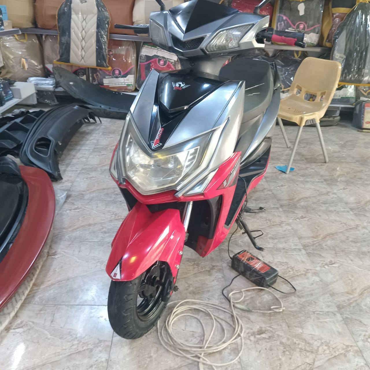 ورشه زيد لتصليح الدراجات الهوائية  والشحن وبيع المواد الاحتياطية الفرع الثاني الخمسه كيلو قرب حديقه طيور الجنه مجاور زنود الست الحمداني 
هاتف 
وت سناب***********
للبيع
