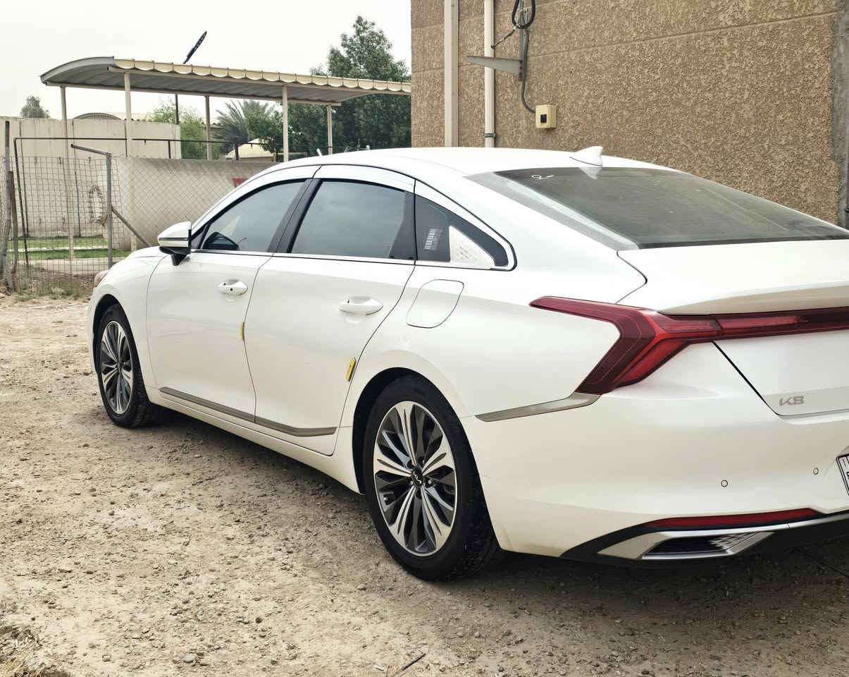للبيع او مراوس K8
 موديل 2023
وارد كوري غاز فقط خط واحد لون ابيض
حره رقم قادسيه تحويل مباشر 
بيع او مراوس حسب القناعه 
السيارة كفالة عامة 
بيهة سونار

المواصفات
گير ماوس
درايف مود وضعيات قيادة
سايد بريك بصمة 
 خاصية الجنطة الذكية
دخول ذكي ترحيب
( البصمة)
شاشة كبيرة فول مواصفات
 كامرة خلفية مع الاحساس الخلفي
لايت زنون ابلادي 
تبريد شاشة لمس
 رادار امامي مع خاصية البريك قيادة شبه ذاتيه
رادار خلفي مع خاصية التوقف
والتنبيه الجانبي يمين ويسار

 كراسي كهرباء الاماميات

تبريد وتدفئة الكراسي الامامية
تبريد قطعتين امامي وخلفي              نظام الخروج عن المسار 
 كراسي جلد 
بردات جانبيه وخلفيه ابلادي 
 نظام مانع الانزلاق

مرايات الجانبية كهربائيه
 مقود جلد حياكة
المرأة الداخلية تعتيم ذاتي 

السعر/ 200
الشراي يتصل 
***********
بي واتساب
